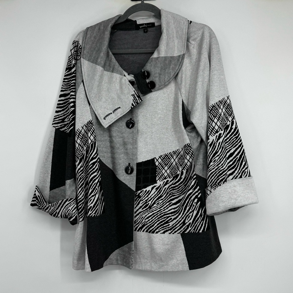Yushi Large Black/Gray/White Ray/Poly/Span Mixed Print Color Block BF Jacket